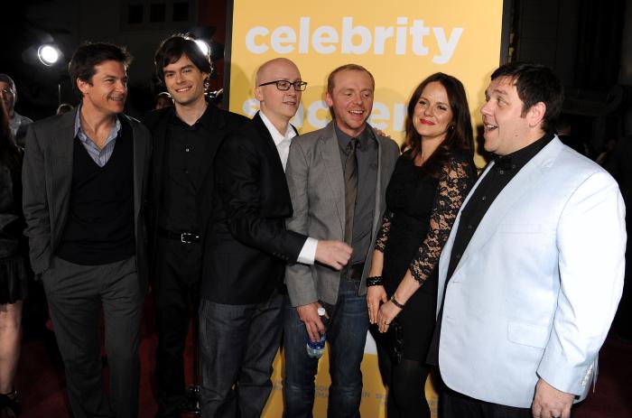 گرگ موتلا در صحنه فیلم سینمایی پُل به همراه سایمون پگ، جیسون بیتمن، بیل هیدر و نیک فراست