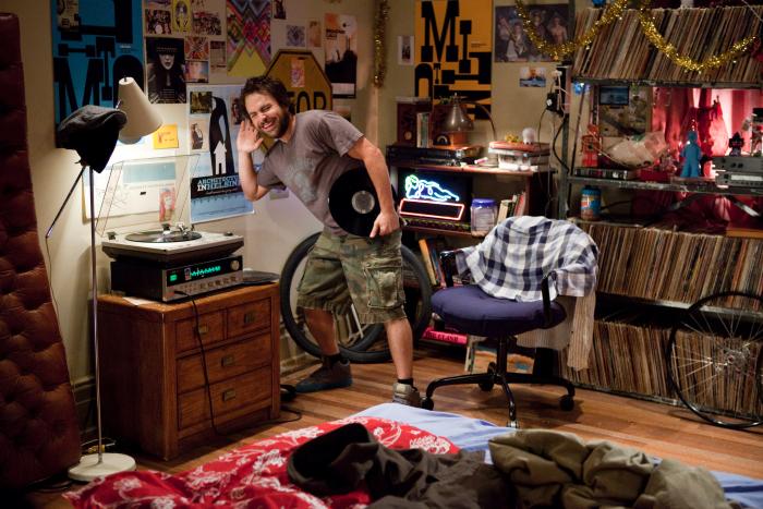 Charlie Day در صحنه فیلم سینمایی Going the Distance