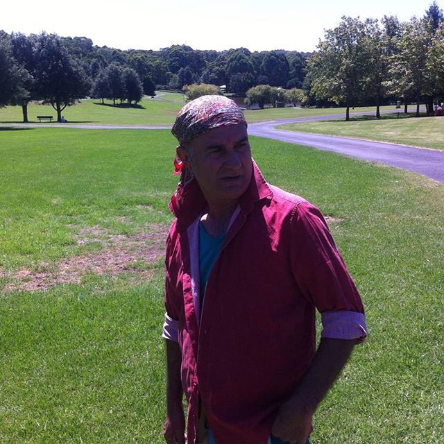 تصویری شخصی از علی عمرانی، بازیگر و کارگردان سینما و تلویزیون