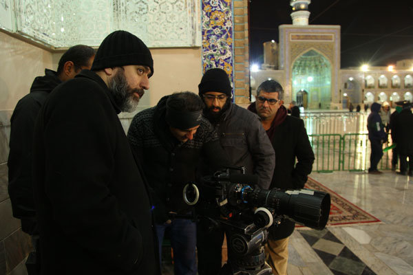سید محمود رضوی در صحنه سریال تلویزیونی پرده‌نشین به همراه بهروز شعیبی