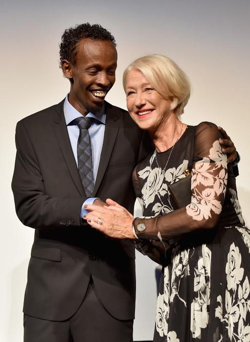 Barkhad Abdi در صحنه فیلم سینمایی نگاه آسمانی به همراه هلن میرن