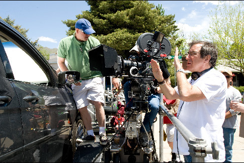 Kenny Ortega در صحنه فیلم سینمایی دبیرستان موزیکال 3: سال آخر