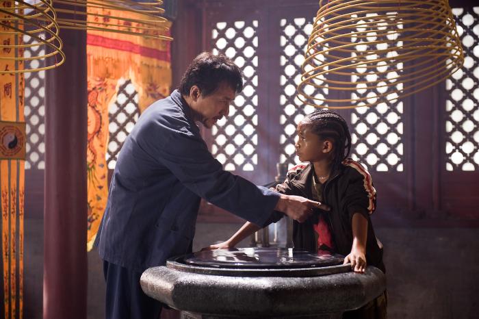 جکی چان در صحنه فیلم سینمایی بچه کاراته کار به همراه Jaden Smith