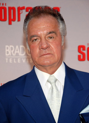 Tony Sirico در صحنه سریال تلویزیونی سوپرانوز