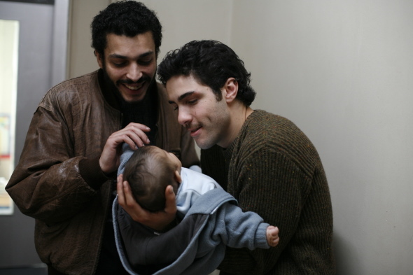 عادل بن شریف در صحنه فیلم سینمایی یک پیامبر به همراه طاهر رحیم