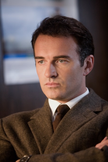 Julian McMahon در صحنه فیلم سینمایی پیش آگاهی