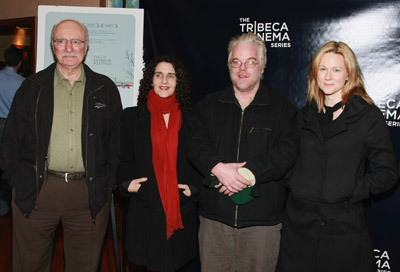 Philip Bosco در صحنه فیلم سینمایی The Savages به همراه Tamara Jenkins، فیلیپ سیمور هافمن و لورا لینی