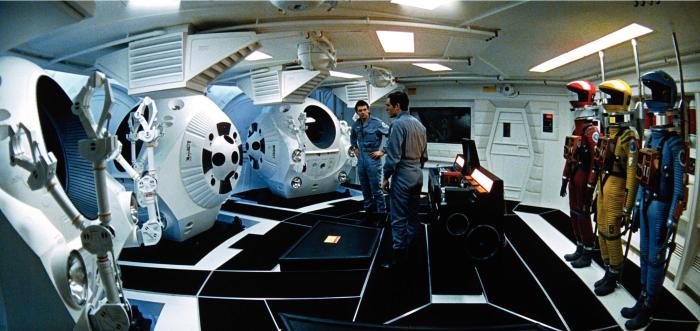 Keir Dullea در صحنه فیلم سینمایی 2001 یک ادیسه فضایی به همراه Gary Lockwood