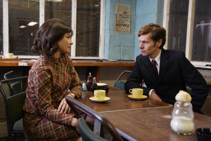 Maimie McCoy در صحنه فیلم سینمایی Endeavour به همراه Shaun Evans