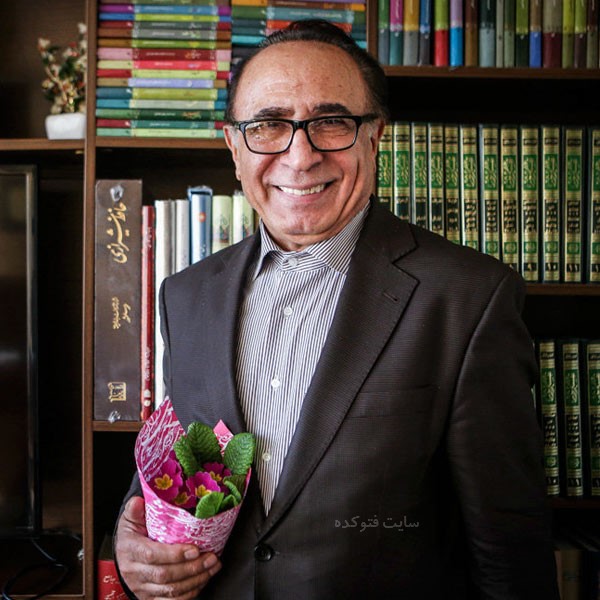 تصویری شخصی از دکتر اسماعیل آذر، مجری و کارشناس سینما و تلویزیون