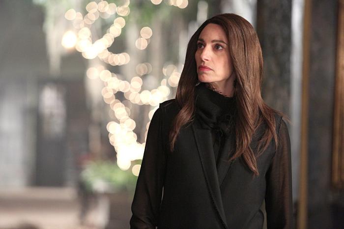 Claudia Black در صحنه سریال تلویزیونی اصیل ها