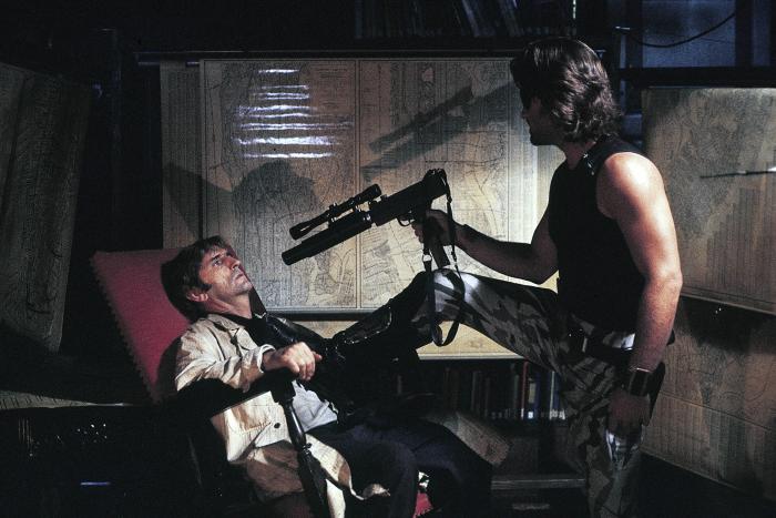 هری دین استنتون در صحنه فیلم سینمایی فرار از نیویورک به همراه کرت راسل