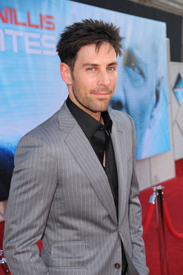 Jordan Belfi در صحنه فیلم سینمایی بدل ها