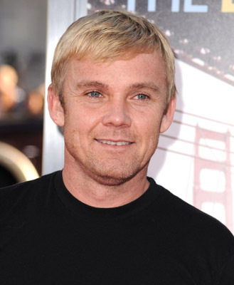 Ricky Schroder در صحنه فیلم سینمایی Going the Distance