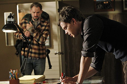 David Meunier در صحنه سریال تلویزیونی ذهن های مجرم به همراه Matthew Gray Gubler