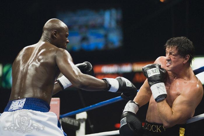 Antonio Tarver در صحنه فیلم سینمایی راکی بالبوآ به همراه سیلوستر استالونه