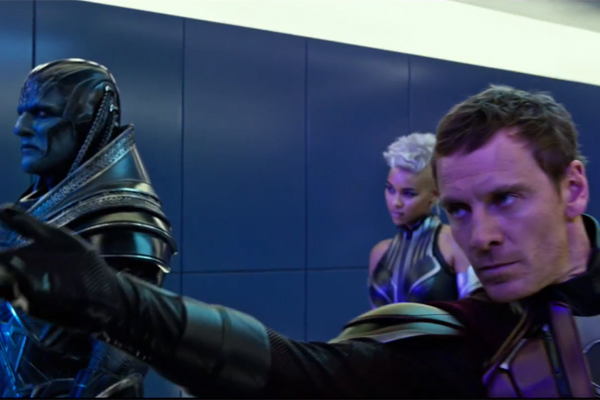 الکساندرا شیپ در صحنه فیلم سینمایی مردان ایکس آخرالزمان به همراه اسکار آیزاک و مایکل فاسبندر