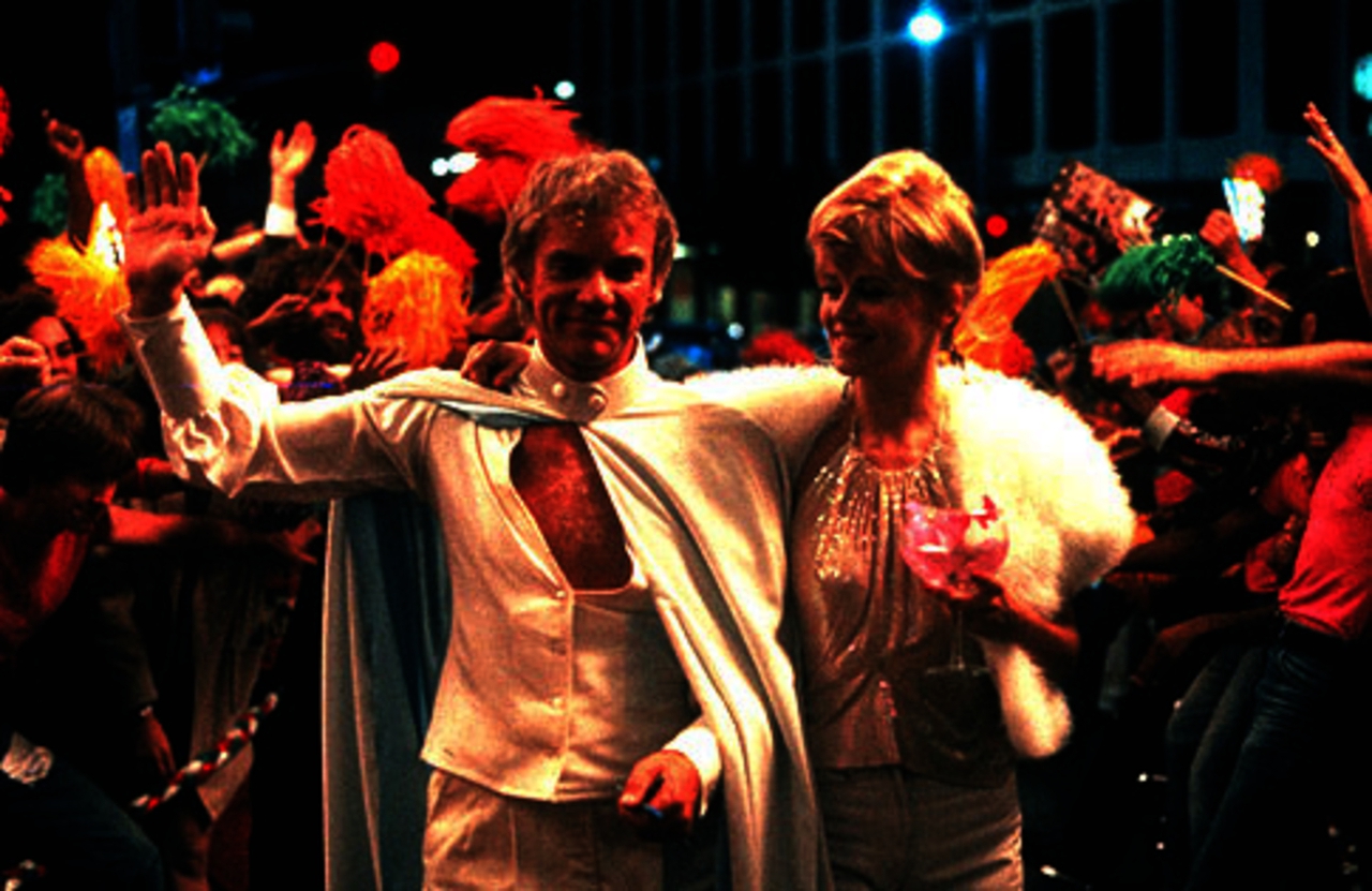 مالکوم مک داول در صحنه فیلم سینمایی Get Crazy به همراه Anna Bjorn