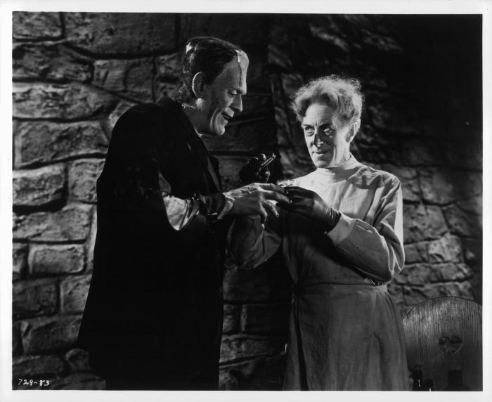 Ernest Thesiger در صحنه فیلم سینمایی The Bride of Frankenstein به همراه Boris Karloff