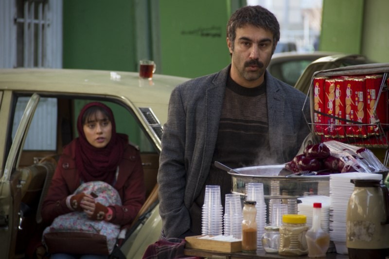 محسن تنابنده در صحنه فیلم سینمایی فراری به همراه ترلان پروانه