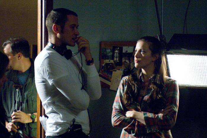 Bryan Bertino در صحنه فیلم سینمایی بیگانگان به همراه Liv Tyler