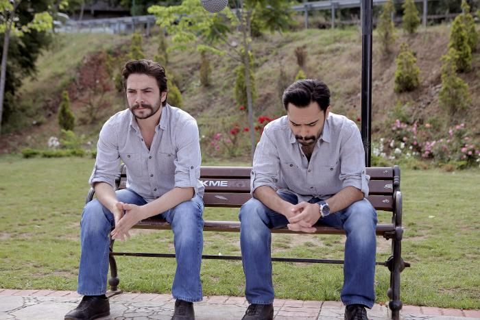 Ahmet Kural در صحنه سریال تلویزیونی سهم برادری