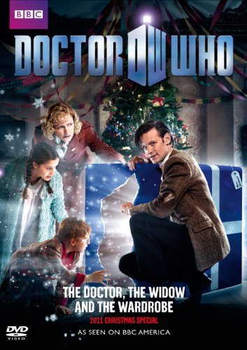 Holly Earl در صحنه سریال تلویزیونی Doctor Who به همراه Claire Skinner، Matt Smith و Maurice Cole