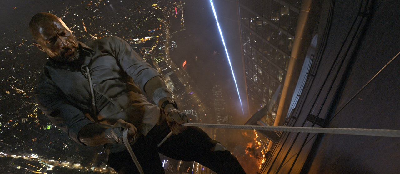 دواین جانسون در صحنه فیلم سینمایی Skyscraper