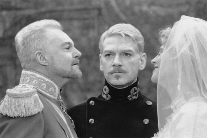  فیلم سینمایی Hamlet با حضور جولی کریستی، کنت برانا و درک جاکوبی