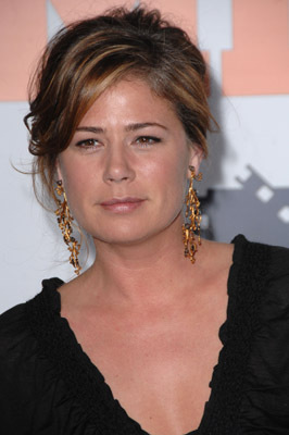 Maura Tierney در صحنه فیلم سینمایی نیمه حرفه ای