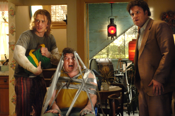 دنی مک براید در صحنه فیلم سینمایی قطار سریع السیر آناناس به همراه Seth Rogen و جیمز فرانکو
