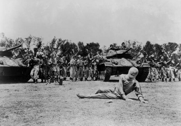  فیلم سینمایی روزی که دنیا از حرکت بازماند با حضور Michael Rennie