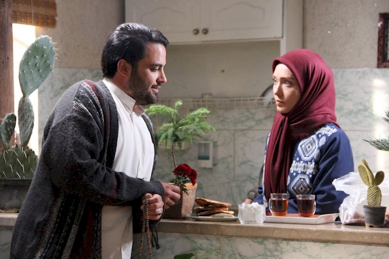 مهدی سلوکی در صحنه سریال تلویزیونی مرز خوشبختی به همراه شهرزاد کمال‌زاده