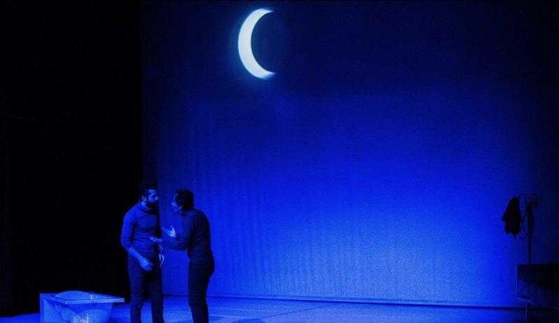  تئاتر قرار به کارگردانی مهرداد کورش نیا