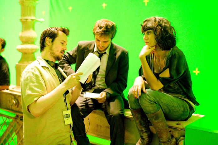Michael Stahl-David در صحنه فیلم سینمایی کلاورفیلد به همراه Matt Reeves و لیزی کاپلان