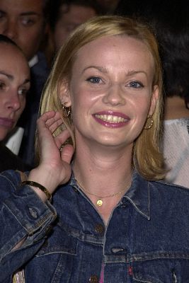 Samantha Mathis در صحنه فیلم سینمایی کوکائین