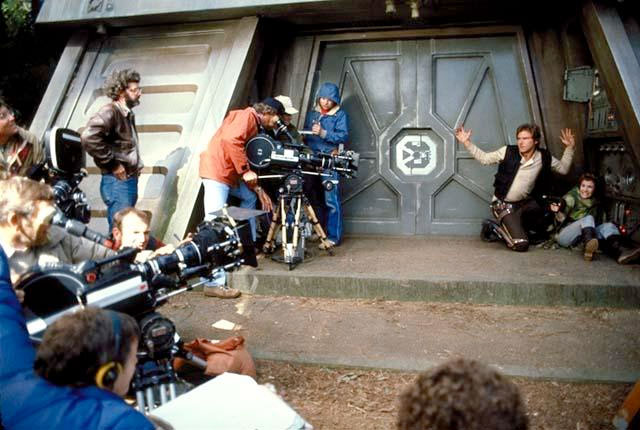  فیلم سینمایی جنگ ستارگان اپیزود پنجم - امپراتوری ضربه می زند با حضور کری فیشر، هریسون فورد و جرج لوکاس