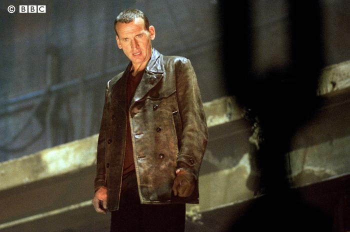 Christopher Eccleston در صحنه سریال تلویزیونی Doctor Who