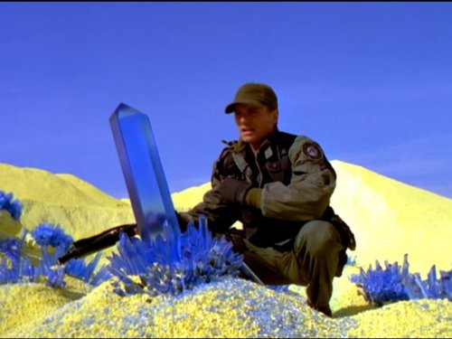 Richard Dean Anderson در صحنه سریال تلویزیونی دروازه ستارگان اس جی-۱