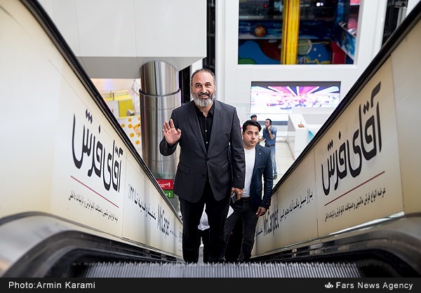 حمید فرخ‌نژاد در اکران افتتاحیه فیلم سینمایی ایستاده در‌ غبار