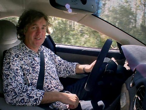 James May در صحنه سریال تلویزیونی تخت گاز