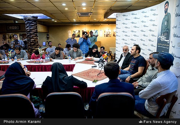نشست خبری فیلم سینمایی ایستاده در‌ غبار با حضور محمدحسین مهدویان