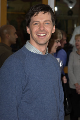 Sean Hayes در صحنه فیلم سینمایی گربه کلاه به سر