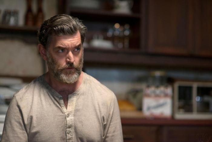 Timothy Omundson در صحنه سریال تلویزیونی ماوراء  طبیعی