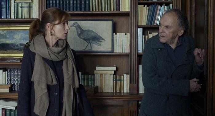 ایزابل هوپر در صحنه فیلم سینمایی عشق به همراه ژان لویی ترنتینیان