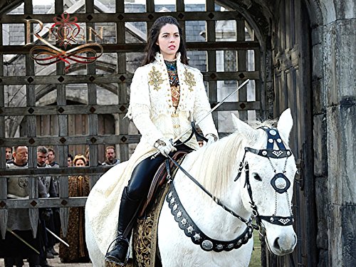 Adelaide Kane در صحنه سریال تلویزیونی سلطنت