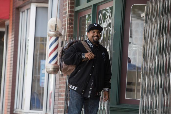 Ice Cube در صحنه فیلم سینمایی آرایشگاه: اصلاح بعدی