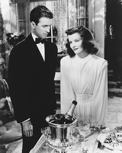 کاترین هپبورن در صحنه فیلم سینمایی The Philadelphia Story به همراه جیمزاستوارت