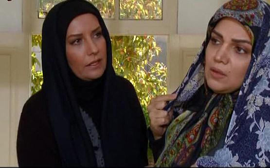 فریبا کوثری در صحنه سریال تلویزیونی یلدا به همراه الهام پاوه‌نژاد