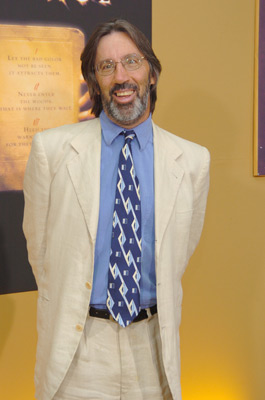 Frank Collison در صحنه فیلم سینمایی روستا